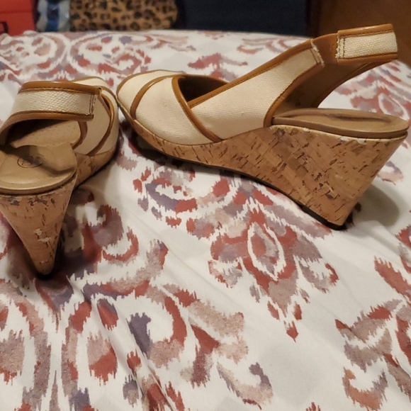Circa Joan & David Wedge Sandals EUC - Picture 3 of 4